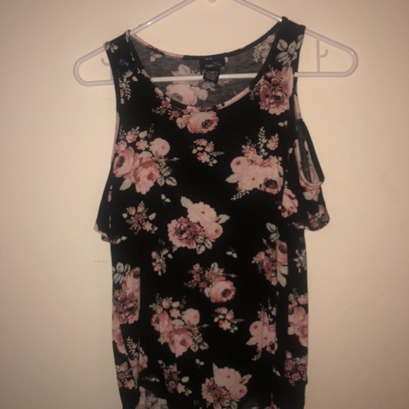 Women’s clothing - Picture 2 of 8